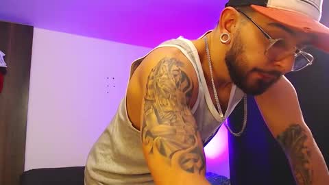 Independiente Model online show from 12/02/25, 06:47