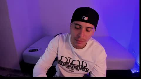 axel__fierro online show from 04/13/26, 08:03