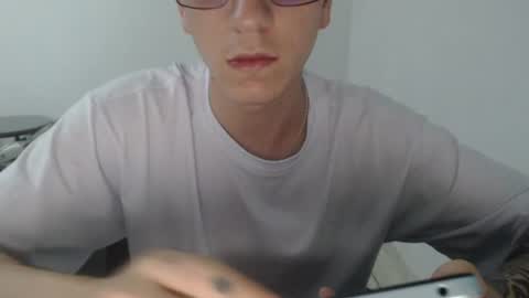 Snapshot of axel__master chatting on 06/15/26, 04:25 axel__master online show from 06/15/26, 04:25