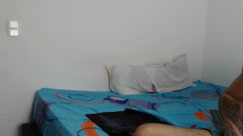 Axel online show from 01/12/25, 05:44