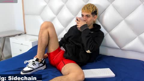 Snapshot of axel_cifer chatting on 01/04/25, 12:59 Axel cifer online show from 01/04/25, 12:59