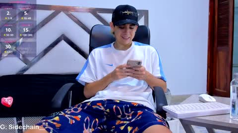 Snapshot of axel_cifer chatting on 01/26/25, 08:45 Axel cifer online show from 01/26/25, 08:45