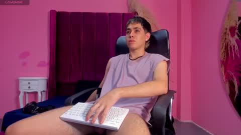 Snapshot of axel_cifer chatting on 02/24/25, 06:36 Axel cifer online show from 02/24/25, 06:36