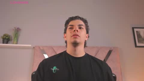 Snapshot of axel_creed chatting on 02/16/26, 01:07 Yooung King online show from 02/16/26, 01:07