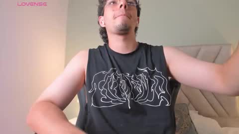 Snapshot of axel_creed chatting on 02/25/26, 02:54 Yooung King online show from 02/25/26, 02:54