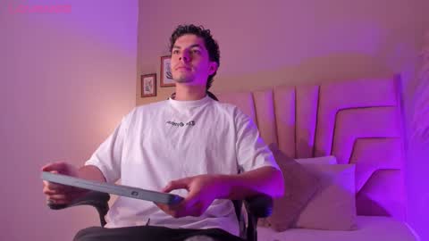 Snapshot of axel_creed chatting on 03/02/26, 11:50 Yooung King online show from 03/02/26, 11:50