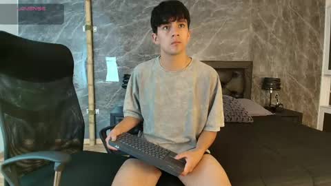 Snapshot of axel_draven chatting on 04/27/26, 12:14 axel_draven online show from 04/27/26, 12:14