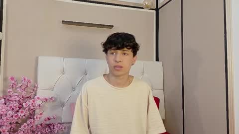 Axel Evanss online show from 10/27/25, 12:09