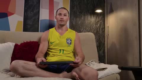 Axel Fairchaild online show from 11/18/25, 12:42