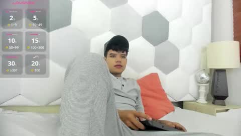 Snapshot of axel_forte chatting on 12/17/25, 12:44 Axel Forte online show from 12/17/25, 12:44