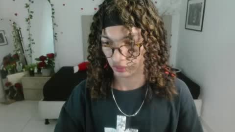 Axel online show from 06/08/26, 01:28