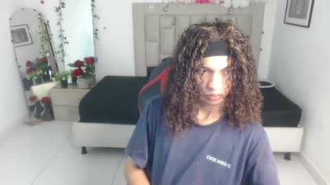 Axel online show from 06/09/26, 12:44