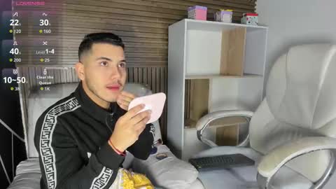 axel_grey_ online show from 10/19/25, 01:01