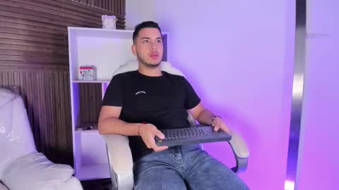 axel_grey_ online show from 10/22/25, 12:16
