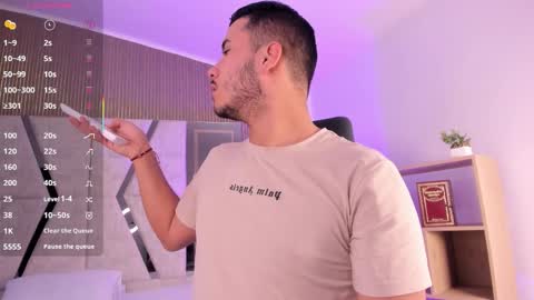 axel_grey_ online show from 01/08/26, 12:29