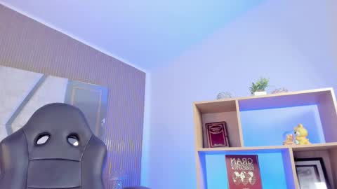 axel_grey_ online show from 03/22/26, 12:41