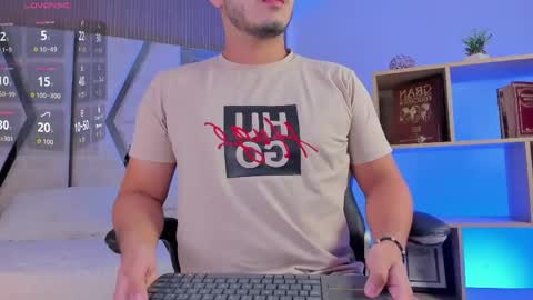 axel_grey_ online show from 04/23/26, 01:57