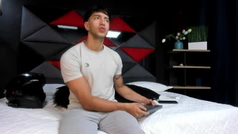 axel_hendrick online show from 03/31/26, 12:27