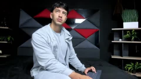 axel_hendrick online show from 04/27/26, 11:30