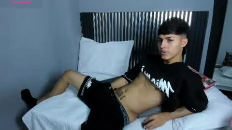 Snapshot of axel_mendoza_ chatting on 07/25/26, 08:28 A X E L online show from 07/25/26, 08:28