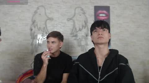 axel_milo_and_kairo online show from 11/19/25, 03:28