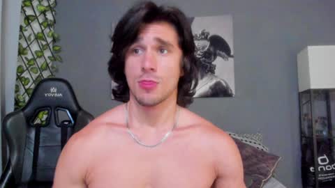 Snapshot of axel_owen chatting on 12/23/24, 12:03 Axel online show from 12/23/24, 12:03