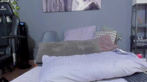 Snapshot of axel_owen chatting on 01/07/25, 02:42 Axel online show from 01/07/25, 02:42