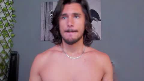 Snapshot of axel_owen chatting on 02/20/25, 11:43 Axel online show from 02/20/25, 11:43