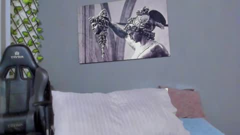 Snapshot of axel_owen chatting on 02/25/25, 12:14 Axel online show from 02/25/25, 12:14