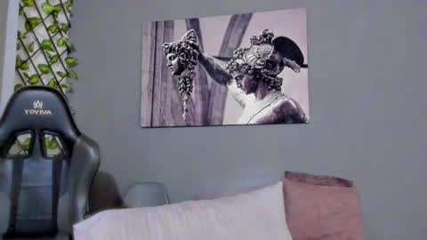 Snapshot of axel_owen chatting on 03/02/25, 02:51 Axel online show from 03/02/25, 02:51