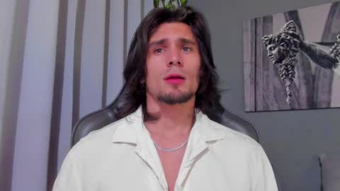 Snapshot of axel_owen chatting on 03/02/25, 09:22 Axel online show from 03/02/25, 09:22