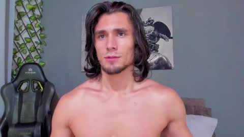 Snapshot of axel_owen chatting on 03/07/25, 01:20 Axel online show from 03/07/25, 01:20