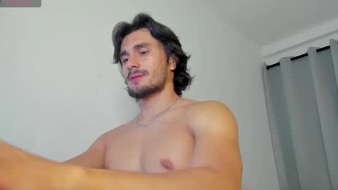 Snapshot of axel_owen chatting on 09/26/25, 03:43 Axel online show from 09/26/25, 03:43