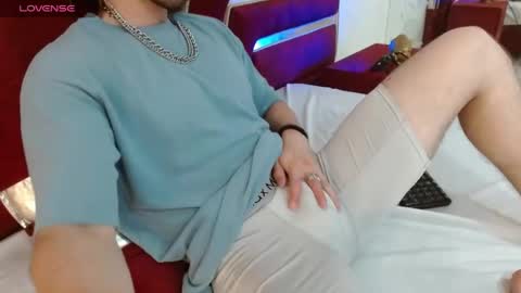 Axel  online show from 05/16/26, 01:13