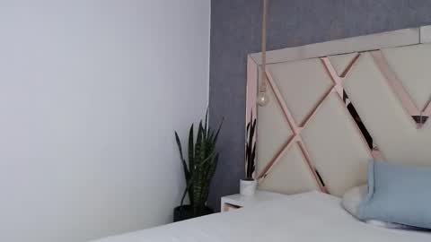 Axel  online show from 05/31/26, 08:32