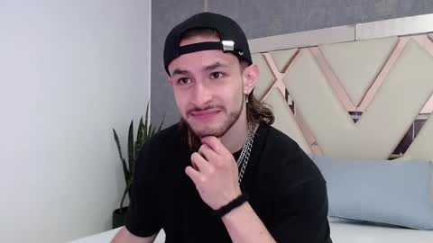 Axel  online show from 06/02/26, 01:02