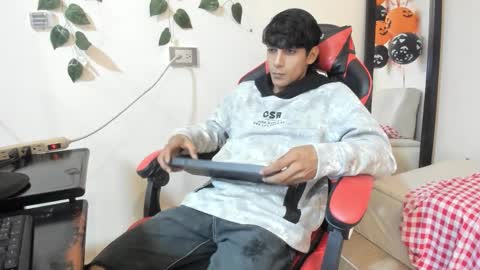 axel_rosse2 online show from 11/03/25, 11:59