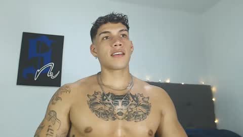 Snapshot of axel_taylor21 chatting on 12/19/24, 05:29 INDEPENDENT MODEL online show from 12/19/24, 05:29