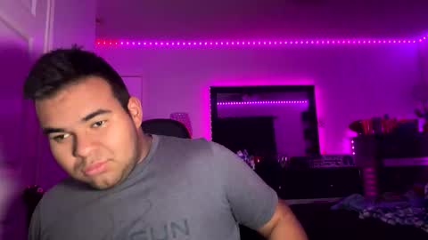 Snapshot of axelfigueroa2 chatting on 11/15/25, 05:49 axelfigueroa2 online show from 11/15/25, 05:49