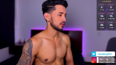 Snapshot of axelking13 chatting on 10/10/25, 09:14 Axel King online show from 10/10/25, 09:14