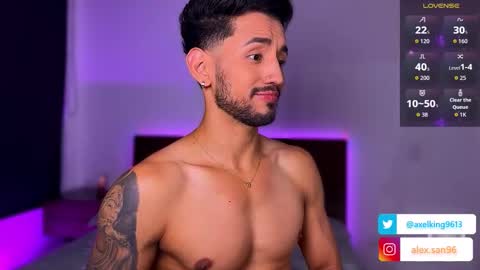 Snapshot of axelking13 chatting on 10/21/25, 12:44 Axel King online show from 10/21/25, 12:44