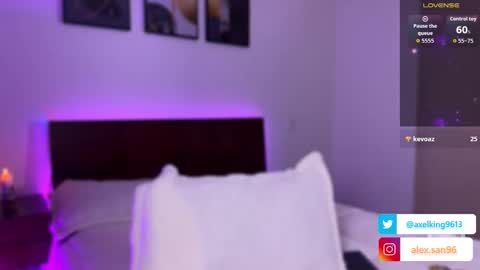 Snapshot of axelking13 chatting on 10/25/25, 12:07 Axel King online show from 10/25/25, 12:07