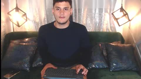 Snapshot of axell_bigdick chatting on 11/11/25, 06:13 axell online show from 11/11/25, 06:13