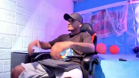 Axell Cross2 online show from 10/28/25, 02:04