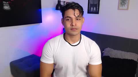 axell online show from 10/19/25, 10:49