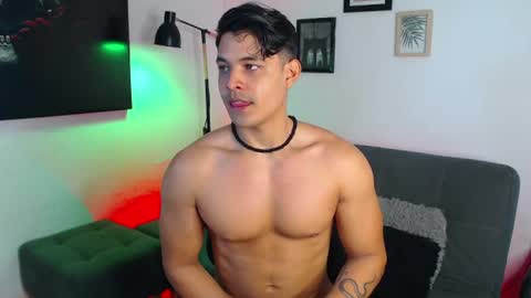 Snapshot of axell_dior chatting on 06/13/26, 12:36 axell online show from 06/13/26, 12:36