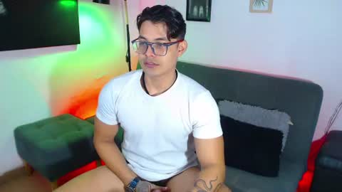 Snapshot of axell_dior chatting on 06/20/26, 02:09 axell online show from 06/20/26, 02:09