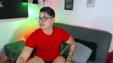 Snapshot of axell_dior chatting on 07/05/26, 02:51 axell online show from 07/05/26, 02:51