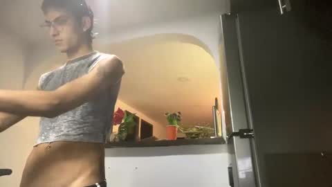 Axel  online show from 01/11/25, 02:30