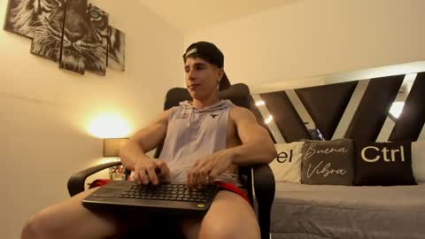 axelmartinezz online show from 04/23/26, 09:39